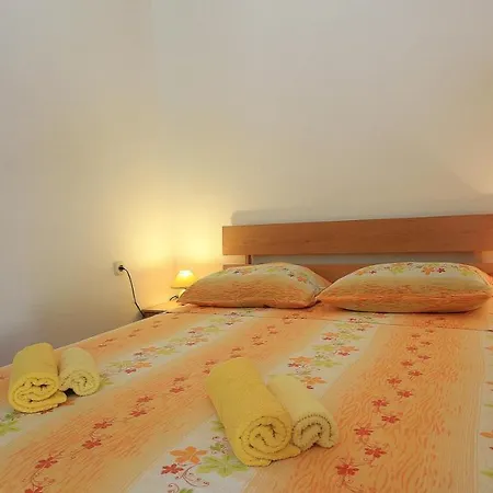 Secluded Fisherman's Cove Velo Zvirje, Brac - 11034 * Selca (Brac)