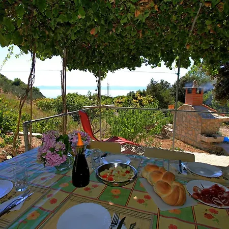 Secluded Fisherman's Cove Velo Zvirje, Brac - 11034 Feriehus *